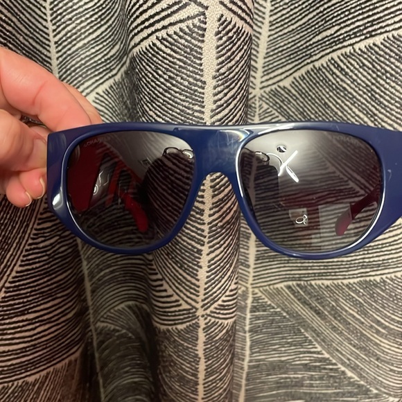 CHANEL shades - Picture 4 of 11